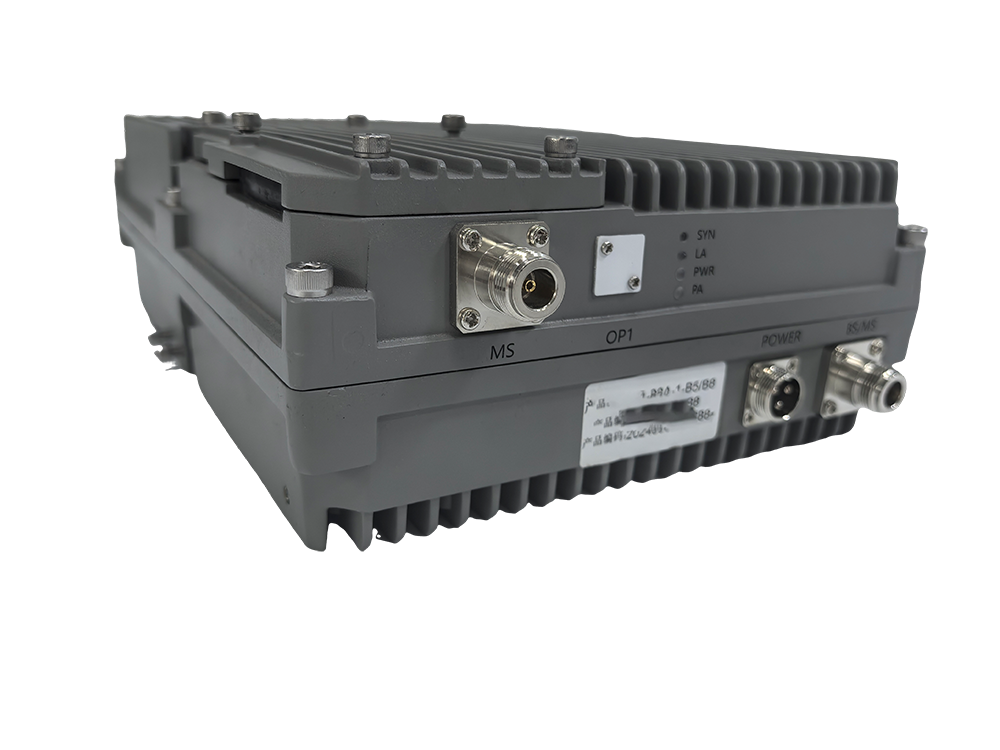  秦淮三频手机信号接收器2000㎡